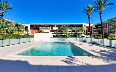 Le Royal Cap: Piscina, Zona Residenziale, Ricorrere, Appartamento, Shade, Eco Hotel, Hotel, Estate, Hacienda