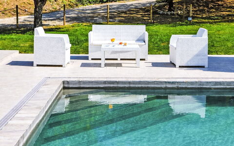 Villa Denise: Piscina, Mobili Da Esterno, Giardino, Mobilia, Ricorrere, Shade, Eco Hotel, Backyard, Tempo Libero, Sedia