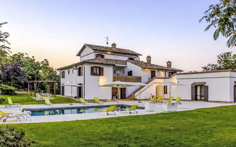 Villa Denise: Piscina, Mobili Da Esterno, Giardino, Mobilia, Ricorrere, Shade, Eco Hotel, Backyard, Tempo Libero, Sedia