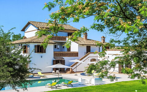Villa Denise: Piscina, Mobili Da Esterno, Giardino, Mobilia, Ricorrere, Shade, Eco Hotel, Backyard, Tempo Libero, Sedia
