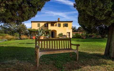 Villa Mare, Bolgheri: Erba, Albero, Arbusto, Casa, Casa, Lotto, Paesaggio, Area Rurale, Plain