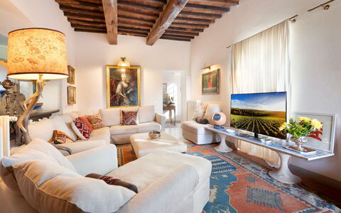 Villa Mare, Bolgheri: Mobilia, Interior Design, Divano, Parete, Soggiorno, Pavimentazione, Tavolo, Camera, Casa, Soffitto