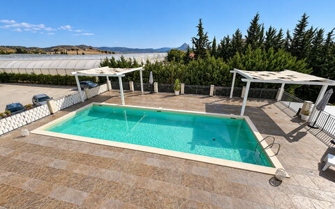 Casa Spassu: Piscina, Ricorrere, Materiale Composito, Mobili Da Esterno, Shade, Piastrella, Giochi D'Acqua, Eco Hotel, Sedia, Tempo Libero