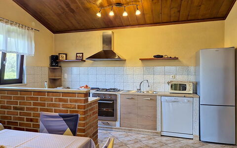 Pod Meloni: Mobilia, Interior Design, Pavimentazione, Parete, Soffitto, Legna, Pavimento, Camera, Lampada, Cucina