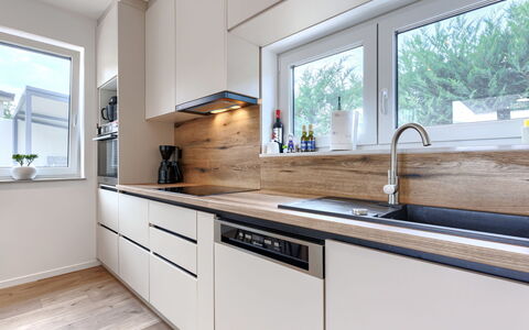 Veronica: Cucina, Controsoffitto, Elettrodomestico Da Cucina, Pavimentazione, Legna, Interior Design, Apparecchio Major, Elettrodomestico, Cabinetry, Pavimento