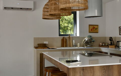 Grandpa Pouls Heritage, Heated Pool: Mobilia, Interior Design, Legna, Lampada, Soffitto, Pavimentazione, Controsoffitto, Cucina, Illuminazione, Pavimento