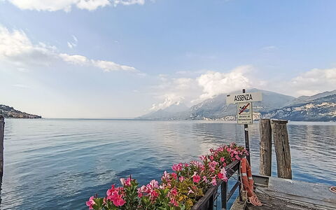 Casa al Lago: Cielo, Geografia Montane, Acqua, Corpo D'Acqua, Montagna, Nube, Catena Montuosa, Costiera E Morfologie Oceanic, Collina, Mare