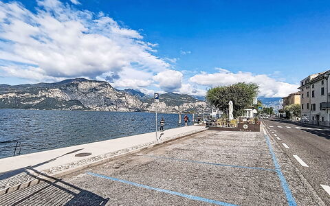 Casa al Lago: Cielo, Geografia Montane, Montagna, Collina, Nube, Catena Montuosa, Costiera E Morfologie Oceanic, Lago, Costa, Cresta
