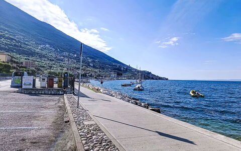 Casa al Lago: Geografia Montane, Costa, Costiera E Morfologie Oceanic, Collina, Mare, Riva, Oceano, Catena Montuosa, Spiaggia, Suono