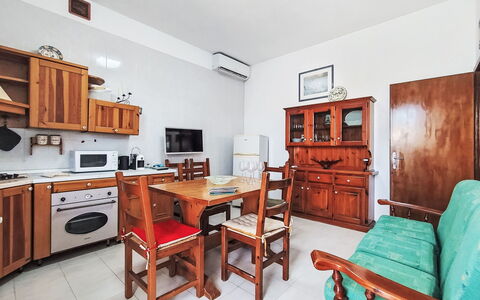 Sorella Lina: Mobilia, Pavimentazione, Cabinetry, Interior Design, Pavimento, Camera, Elettrodomestico, Cucina, Appartamento, Apparecchio Major