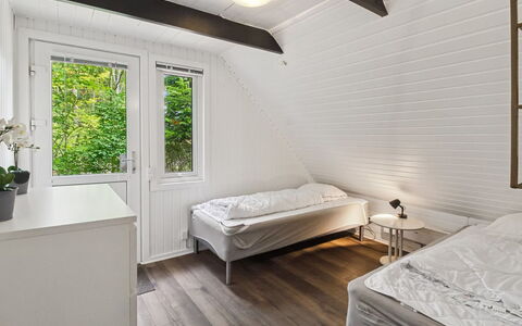 Terttu - 30Km from the Sea: Legna, Pavimentazione, Pavimento, Soffitto, Interior Design, Pavimento In Legno, Casa, Camera Da Letto, Latifoglie, Camera