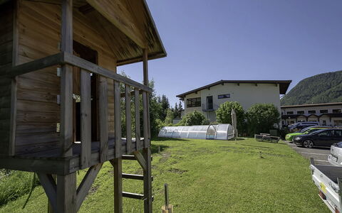 Sankt Ulrich am Pillersee 648: Villetta, Prato, Cortile, Log Cabin, Portico, Backyard, Latifoglie, Struttura Esterna, Edifici Giardino, Capannone