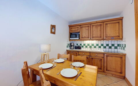 Le Hameau des Airelles: Appartamento, Ricorrere, Piscina, Condominio, Balcone, Hotel, Eco Hotel, Villa, Pianta Della Casa