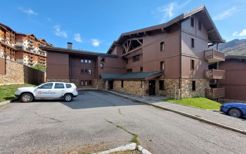Le Hameau des Airelles: Appartamento, Ricorrere, Piscina, Condominio, Balcone, Hotel, Eco Hotel, Villa, Pianta Della Casa