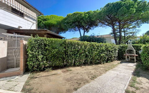 Casa dei Nonni: Appartamento, Ricorrere, Piscina, Condominio, Balcone, Hotel, Eco Hotel, Villa, Pianta Della Casa