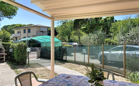 Casa dei Nonni: Appartamento, Ricorrere, Piscina, Condominio, Balcone, Hotel, Eco Hotel, Villa, Pianta Della Casa