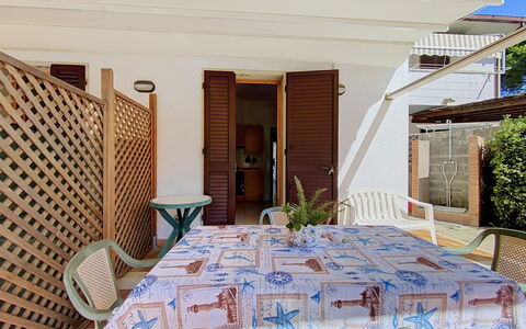 Casa dei Nonni: Appartamento, Ricorrere, Piscina, Condominio, Balcone, Hotel, Eco Hotel, Villa, Pianta Della Casa