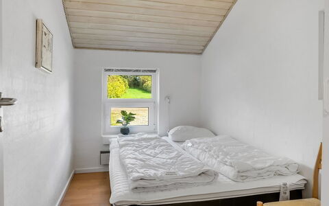 Gunnild - 200M to the Fjord: Parete, Legna, Camera Da Letto, Pavimentazione, Pavimento, Soffitto, Interior Design, Letto, Bedding, Lenzuolo