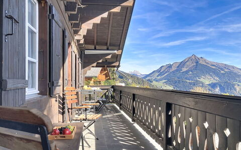 Chalet Perry: Catena Montuosa, Balcone, Appartamento, Cresta, Hill Station, Valle, Alpi, Portico, Massiccio, Paesino Di Montagna