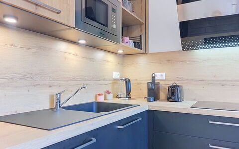 Clos du Savoy: Cucina, Controsoffitto, Elettrodomestico Da Cucina, Cabinetry, Apparecchio Major, Legna, Pavimentazione, Interior Design, Elettrodomestico, Idraulico Fixture