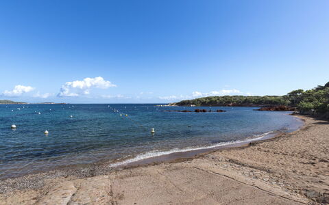 Cala Rossa: Blu, Acqua, Corpo D'Acqua, Risorse Idriche, Costa, Spiaggia, Ambiente Naturale, Costiera E Morfologie Oceanic, Riva, Mare