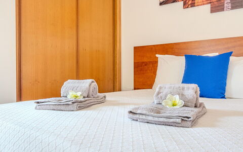 Joaninha: Interior Design, Pavimentazione, Legna, Mobilia, Pavimento, Camera, Soffitto, Letto, Illuminazione, Camera Da Letto