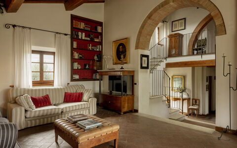 Podere Selva, Pool, Chianti: Mobilia, Interior Design, Parete, Pavimentazione, Legna, Pavimento, Soffitto, Casa, Soggiorno, Camera