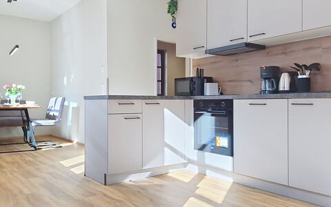 Radstadt 26: Pavimentazione, Interior Design, Elettrodomestico Da Cucina, Mobilia, Pavimento, Controsoffitto, Cucina, Cabinetry, Legna, Apparecchio Major