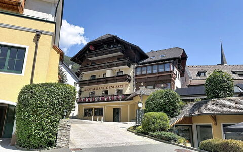 Wohlfühlnest St. Michael: Architettura, Facciata, Cittadina, Zona Residenziale, Casa, Casa, Tetto, Urban Design, Pendenza, Balcone