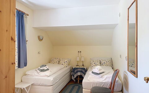 Wohlfühlnest St. Michael: Letto, Mobilia, Interior Design, Pavimento, Camera Da Letto, Pavimentazione, Legna, Lenzuolo, Tessile, Camera