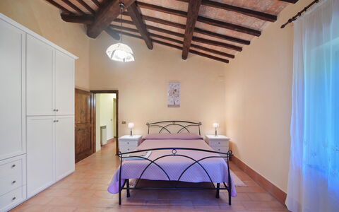 Casale Vepres: Interior Design, Mobilia, Pavimentazione, Soffitto, Pavimento, Letto, Camera, Illuminazione, Camera Da Letto, Telaio Del Letto