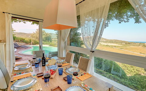 Villa Ananda 8: Mobilia, Sedia, Tavolo, Interior Design, Cucina & Sala Da Pranzo Tavolo, Ricorrere, Eco Hotel, Sala Da Pranzo, Shade, Villa