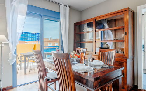 Puerta del Tenis: Mobilia, Interior Design, Pavimentazione, Pavimento, Sedia, Tavolo, Legna, Sala Da Pranzo, Soffitto, Cucina & Sala Da Pranzo Tavolo