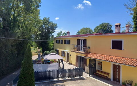 Martina: Casa, Estate, Shade, Hacienda, Cortile, Balcone, Driveway, Recinzione, Villa, Cortile