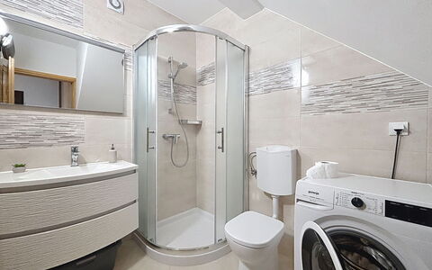 Martina: Idraulico Fixture, Interior Design, Pavimentazione, Bagno, Lavello, Pavimento, Lavandino Del Bagno, Rubinetto, Mobiletto Del Bagno, Idraulico