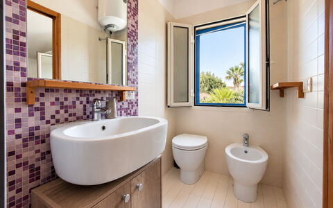 Villa le Palme, Marina di Ragusa: Toilet Seat, Bagno, Idraulico Fixture, Gabinetto, Pavimentazione, Pavimento, Interior Design, Idraulico, Lavello, Lavandino Del Bagno