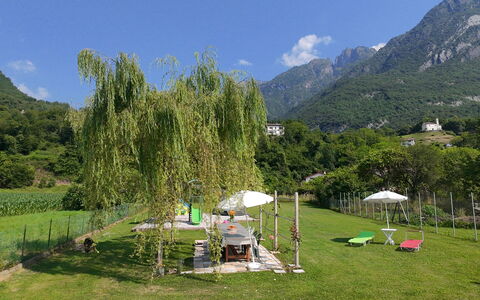 Casa Mis: Geografia Montane, Montagna, Collina, Highland, Catena Montuosa, Hill Station, Valle, Giardino, Cresta, Prato