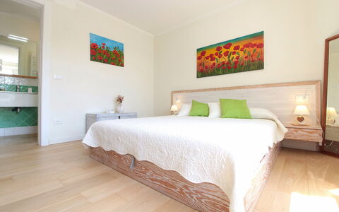 Casa Mis: Mobilia, Interior Design, Pavimentazione, Pavimento, Letto, Legna, Camera Da Letto, Camera, Pavimento In Legno, Soffitto