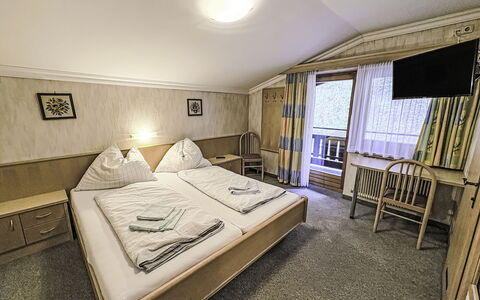 Saalbach-Hinterglemm 626: Casa, Camera Da Letto, Letto, Telaio Del Letto, Hotel, Bedding, Paesino Di Montagna