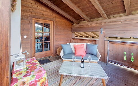 Oberndorf in Tirol 1: Blu, Legna, Mobilia, Casa, Mobili Da Esterno, Sedia, Shade, Balcone, Color Legno, Eco Hotel