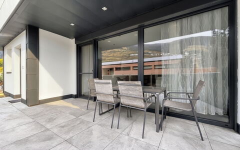 Apart Hofmann: Blu, Legna, Mobilia, Casa, Mobili Da Esterno, Sedia, Shade, Balcone, Color Legno, Eco Hotel