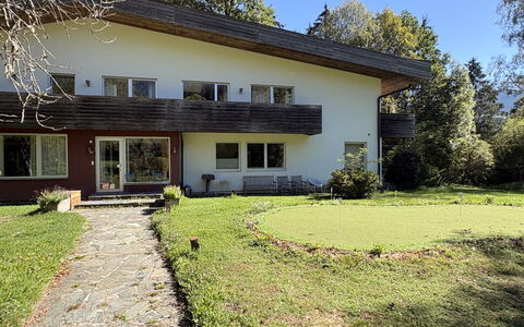 Afritz am See 9: Blu, Legna, Mobilia, Casa, Mobili Da Esterno, Sedia, Shade, Balcone, Color Legno, Eco Hotel
