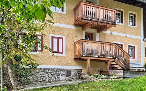 Villa Maria: Blu, Legna, Mobilia, Casa, Mobili Da Esterno, Sedia, Shade, Balcone, Color Legno, Eco Hotel