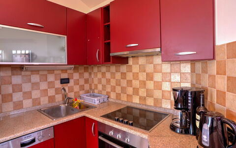 Lovran 135: Elettrodomestico Da Cucina, Cucina, Controsoffitto, Apparecchio Major, Cucina Stufa, Cabinetry, Stufa, Legna, Interior Design, Pavimentazione