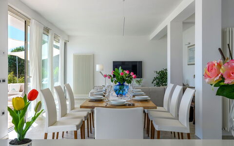 Dimora Montefalcone 8, Emma Villas: Mobilia, Interior Design, Sala Da Pranzo, Tavolo, Sedia, Legna, Pavimentazione, Cucina & Sala Da Pranzo Tavolo, Camera, Pavimento