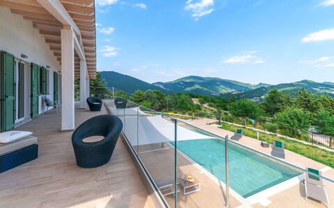 Dimora Montefalcone 8, Emma Villas: Geografia Montane, Montagna, Collina, Paesaggio, Catena Montuosa, Hill Station, Cresta, Eco Hotel, Valle, Pendenza