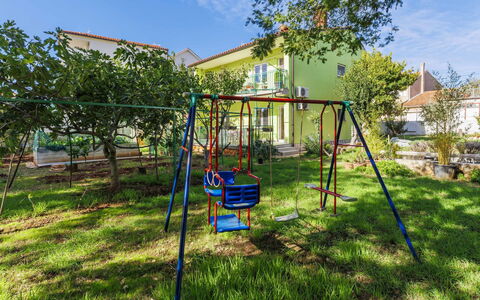 Mario: Attrezzatura Giochi All'Aperto, Primavera, Giardino, Shade, Prato, Parco, Terreno Di Gioco, Landscaping, Cortile, Backyard