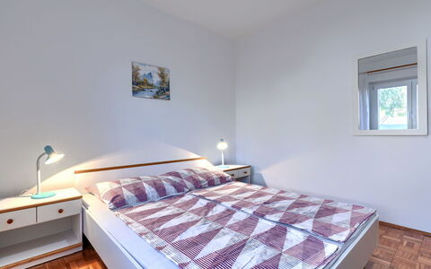 Mario: Camera Da Letto, Interior Design, Letto, Camera, Pavimento, Pavimentazione, Soffitto, Mobilia, Telaio Del Letto, Appartamento