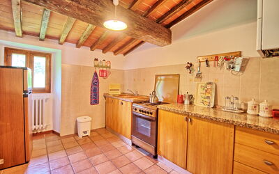 Montescalari 3: Proprietà, Camera, Costruzione, Cucina, Mobilia, Casa, Controsoffitto, Soffitto, Immobiliare, Interior Design