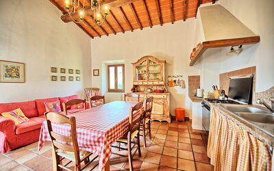 Montescalari 11: Proprietà, Camera, Costruzione, Mobilia, Interior Design, Immobiliare, Casa, Soffitto, Tavolo, Casa